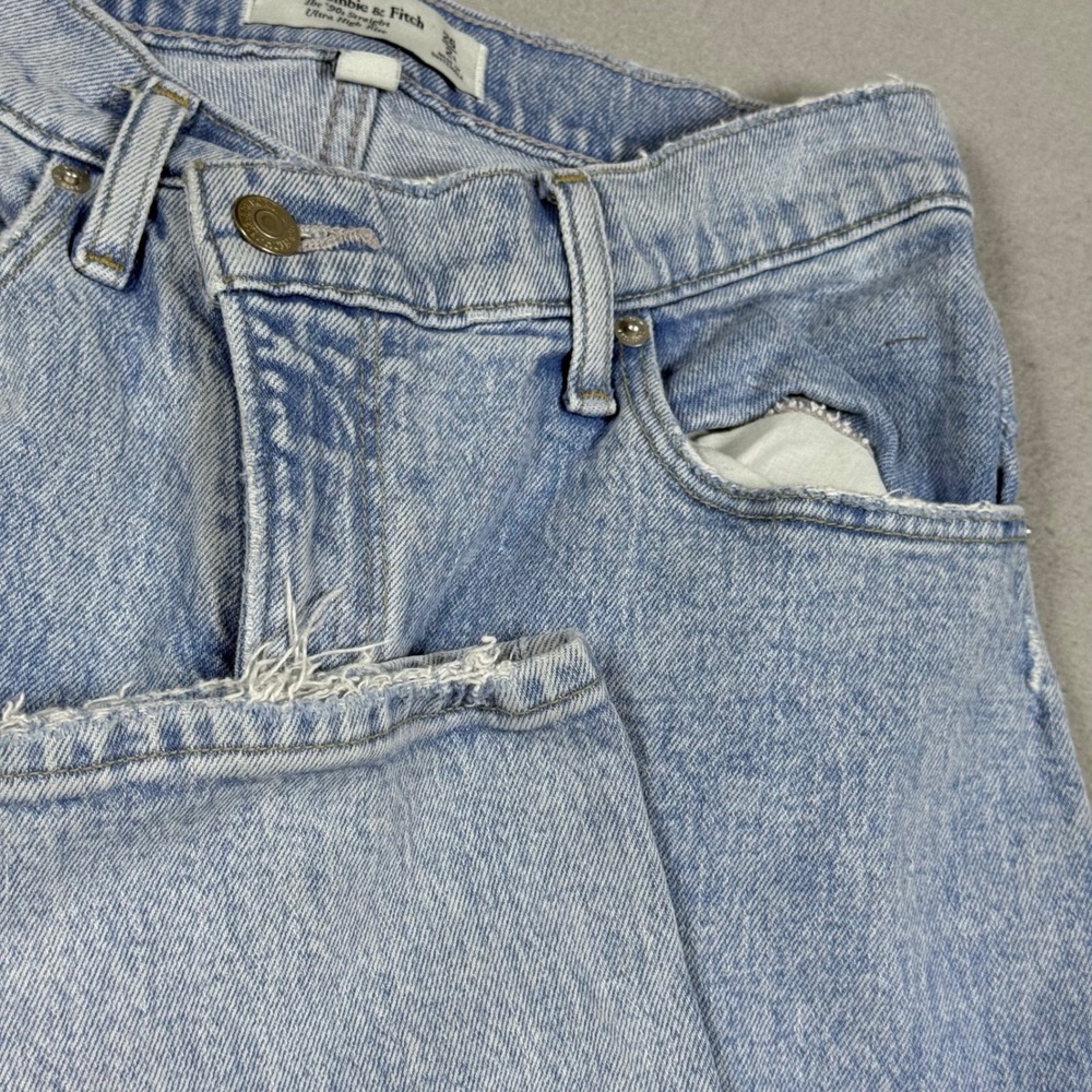 Abercrombie & Fitch The 90s Straight Ultra High Rise Jeans Light Wash 26/2R